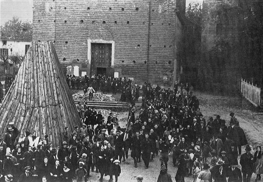 Costruzione Monumento Caduti